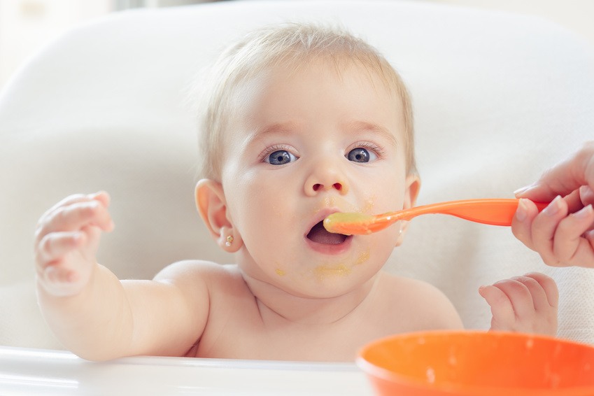 食べこぼしは成長の証？後片づけを楽にする工夫